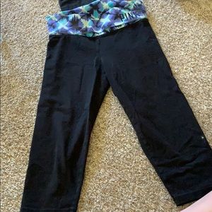 Black cropped leggings